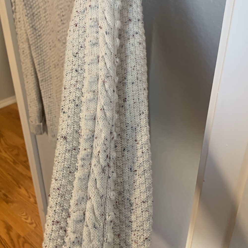 Sweater - Picture 3 of 4